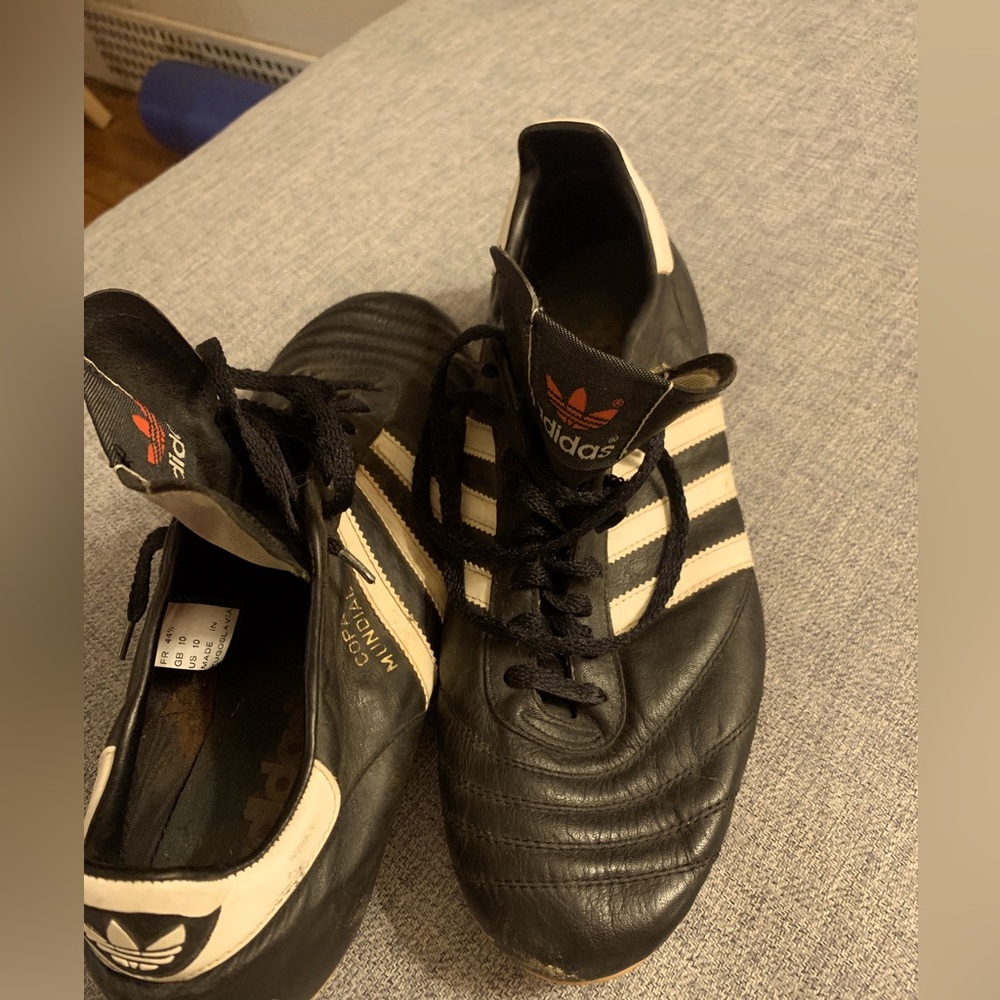 Vintage Adidas Copa Mundial soccer cleats, size 10 men’s.